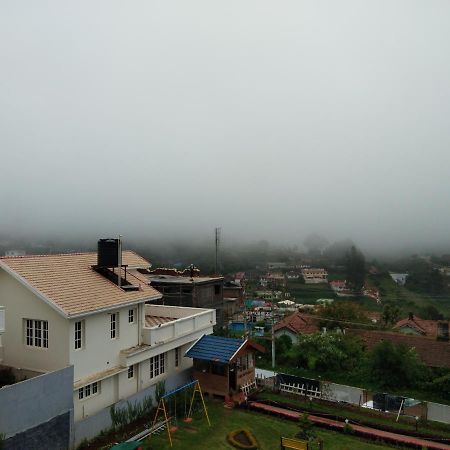 Drizzle Drop Inn Уті Екстер'єр фото