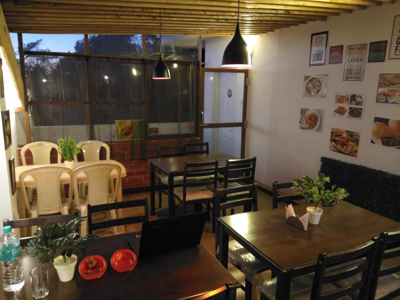 Drizzle Drop Inn Уті Екстер'єр фото