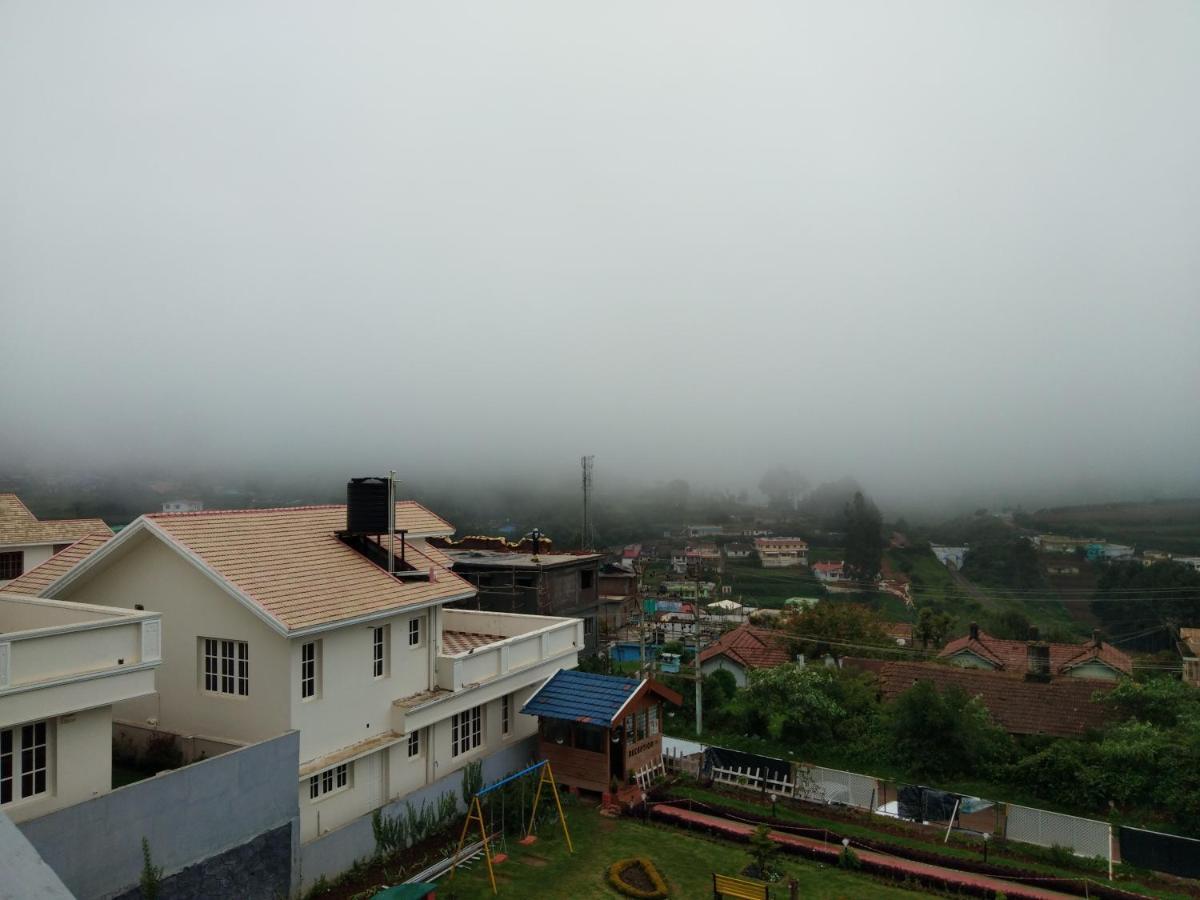 Drizzle Drop Inn Уті Екстер'єр фото